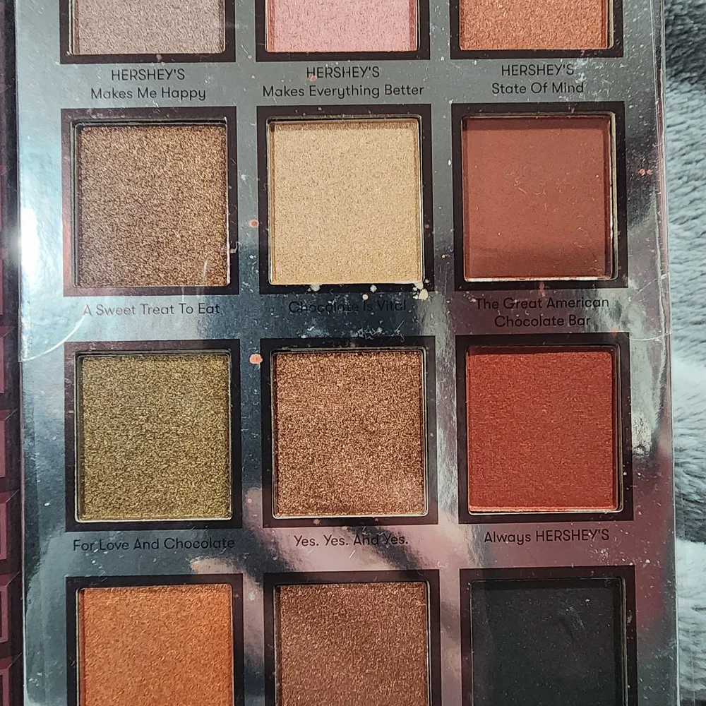Hershey's Milk Chocolate Eyeshadow